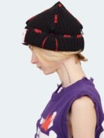 Carolean Beanie Black2